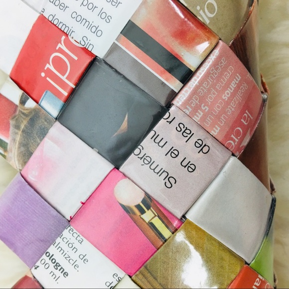 Wristlet Recycled Euro Magazines - Picture 3 of 5